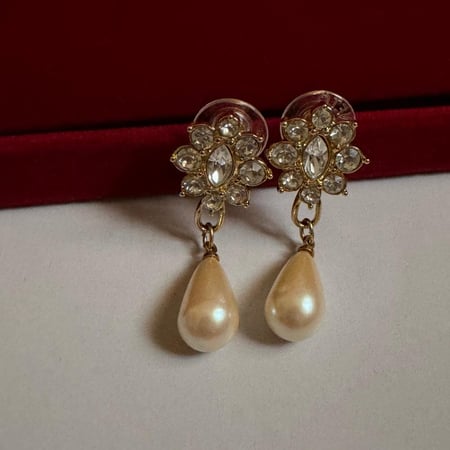 أقراط فنتج ماركة Monet من ١٩٨٠م