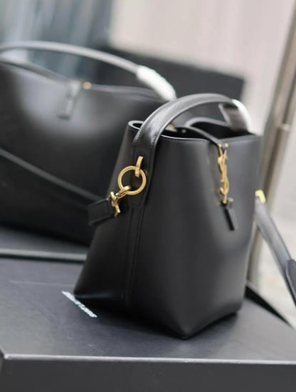 Small Le 37 Bucket Bag in Calfskin Leather
