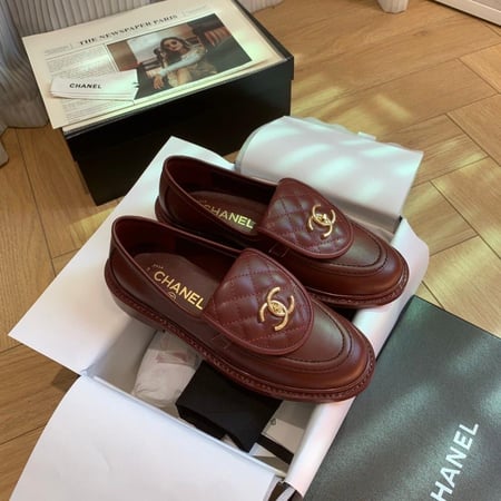 CHANEL BURGUNDY TURNLOCK QUILTED LOAFERS
