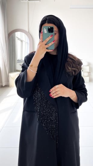 بليزر مزين بهدب كريستال لامع