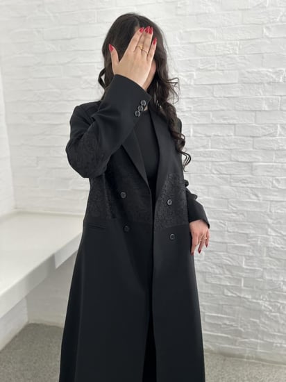 بليزر أسود مع جاكار