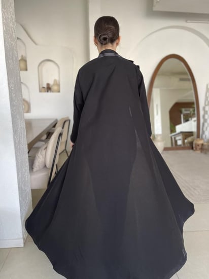 بليزر  محدد بدقة باللون الابيض