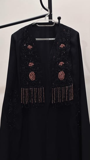 كييب عبايه شك مع هدب