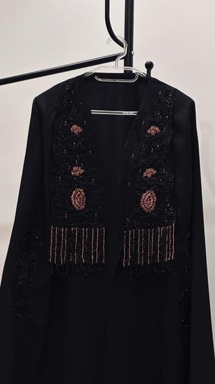 كييب عبايه شك مع هدب