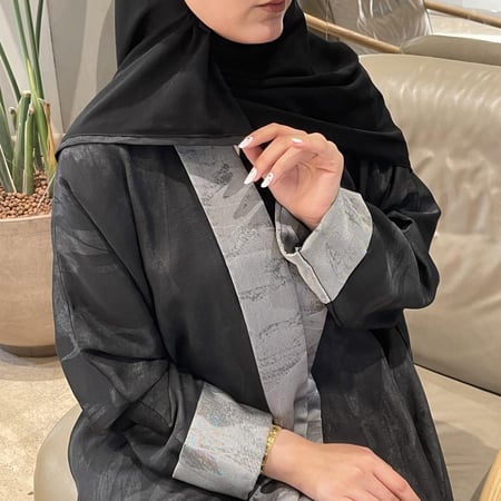 كلوش مموج مع ثنية من الامام والاكمام