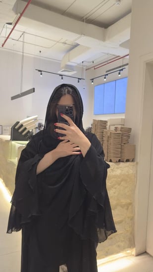 نص كلوش مع اكمام كلوش من الشيفون المنقط