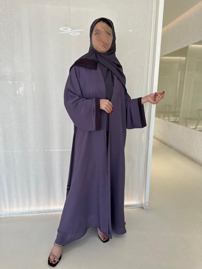 كلوش بتطريز طولي موف من الخلف