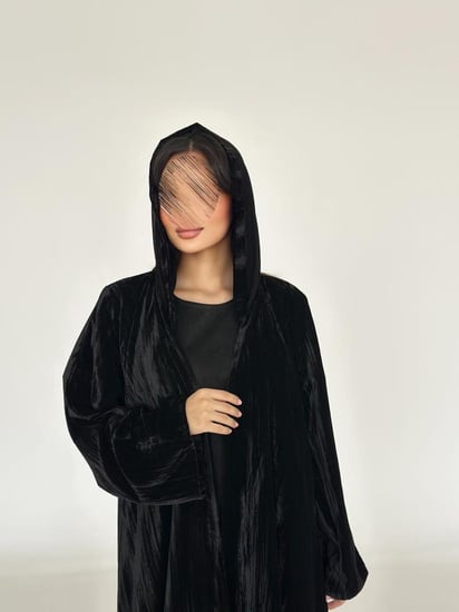 عبايه كلوش من المخمل المكسر