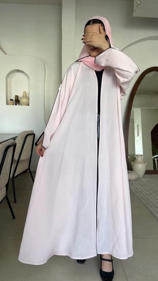نص كلوش مع قيطان باللون العودي