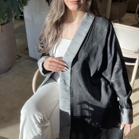 كلوش مموج مع ثنية من الامام والاكمام