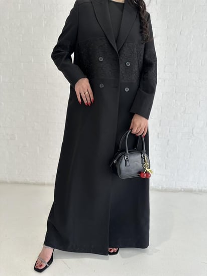 بليزر أسود مع جاكار