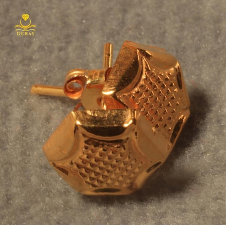 حلق ذهب صغير ناعم عيار 18