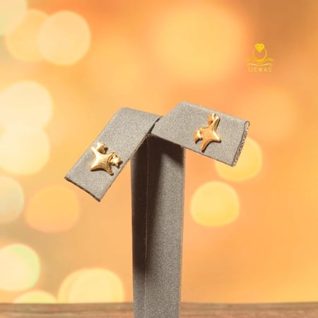 حلق ذهب تصميم مميز عيار 18