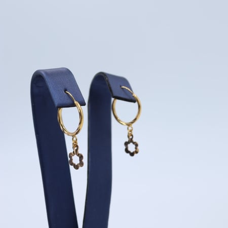 حلق دائري مع تعليقة وردة عيار 21