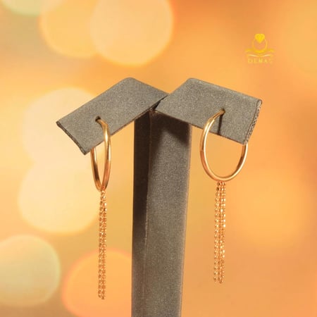 حلق ذهب دائري بتصميم مميز عيار 18
