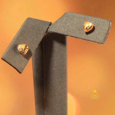 حلق ذهب صغير عيار 18 – قلب ناعم لامع