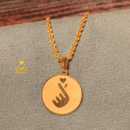 قلادة ذهب تصميم رمز الحب الكوري عيار 18