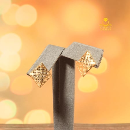 حلق ذهب تصميم موني كاتشر عيار 18