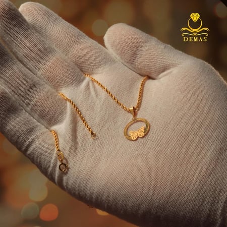 قلادة ذهب تصميم فراشة عيار 18