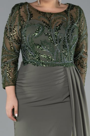 فستان سهرة فخم بتطريز أنيق