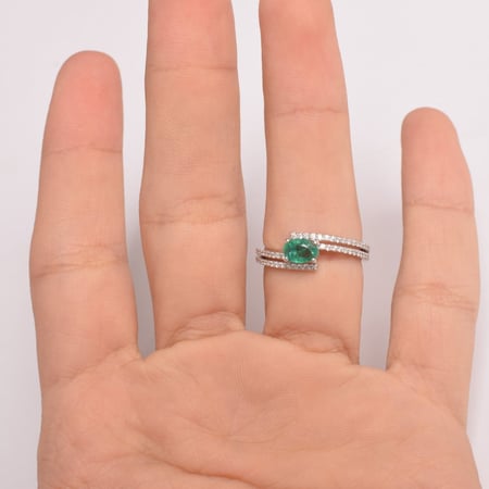 خاتم الماس -وزن ذهب 0.5-وزن الماس 0.220-عيار 18