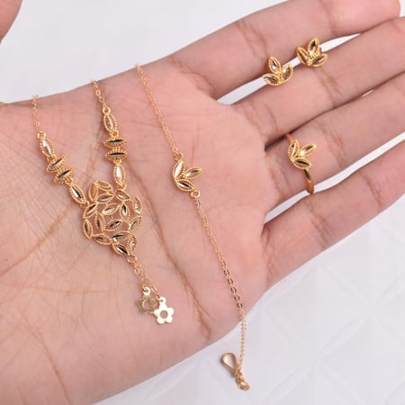 طقم ذهب -وزن ذهب 7.51-عيار 21