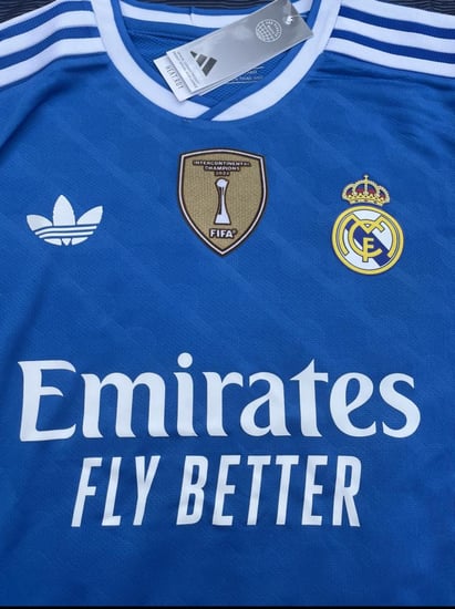 طقم ريال مدريد الثالث 25/26 كم طويل