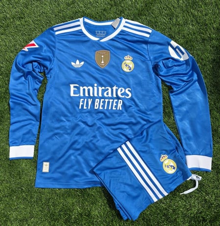 طقم ريال مدريد الثالث 25/26 كم طويل