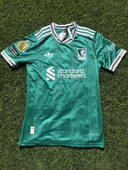 تيشيرت ليفربول الثالث 25/26 فئة اللاعبين