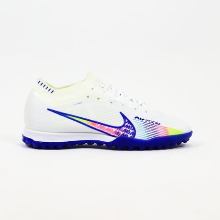 جزمة كرة قدم Nike