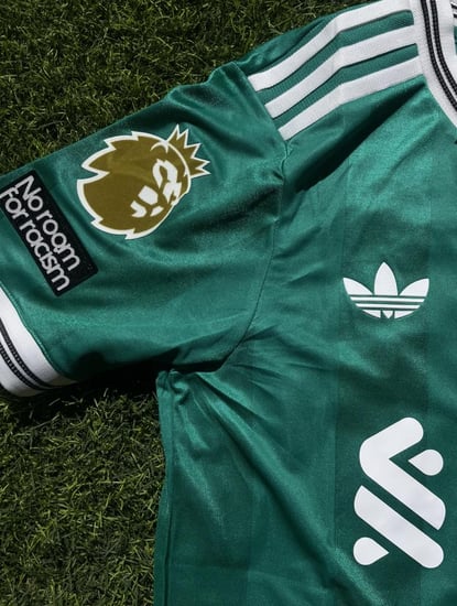 تيشيرت ليفربول الثالث 25/26 فئة اللاعبين