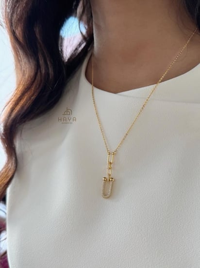 سلاسل مطلية بالذهب .. ناعمة وراقية