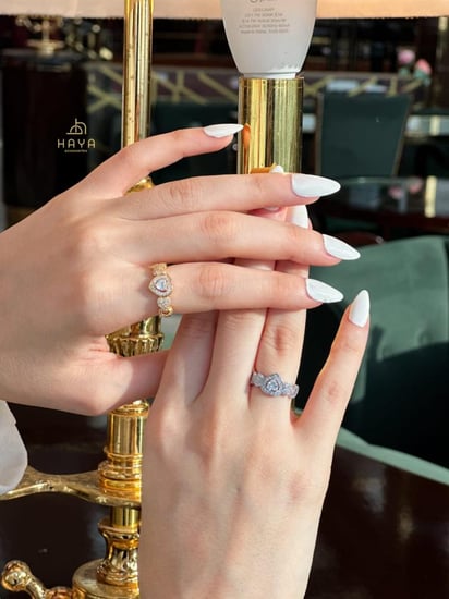 خواتم فاخرة.. مطلية ذهب.. ومزينة بالفص