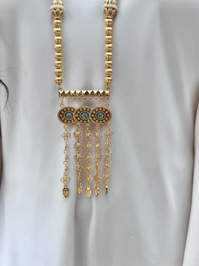 طقم (سلسال طويل + حلق) مطليين