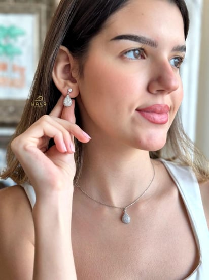 طقم بوشرن فاخر مزين بالزريكون.. مطلي (عقد سلسال + حلق)