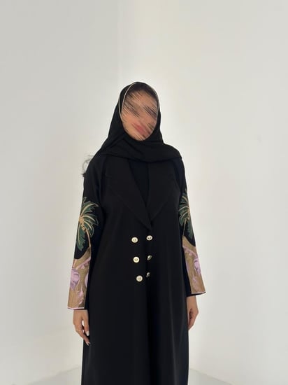 69# عباية التأسيس قماش كتان مع اكمام تطريز وطرحة بطرف قيطان نص كلوش