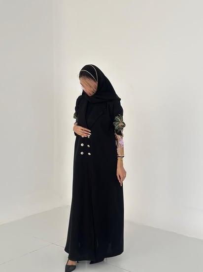 69# عباية التأسيس قماش كتان مع اكمام تطريز وطرحة بطرف قيطان نص كلوش