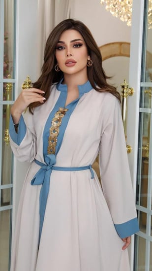 جلابية بيج فخمة بتطريز وحزام ربط
