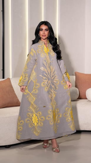 جلابية بلون  رصاصي وذهبي