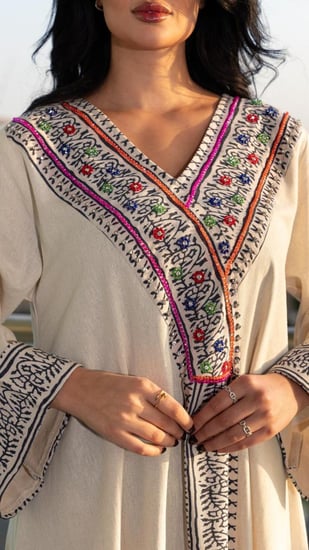 جلابية لينن بشك يدوي