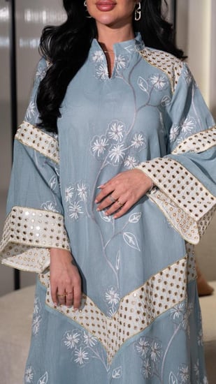 جلابية سماوي بتطريز