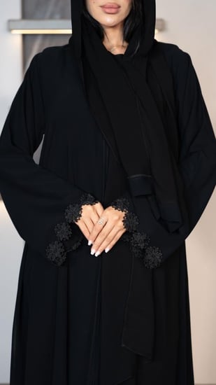 عباية شيفون بورد دانتيل في الكم والاسفل