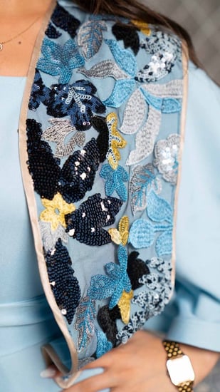 جلابية بقصة مطرزة باكمام منفوخة