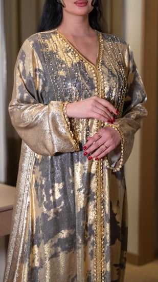 جلابية بلمعة ذهبي