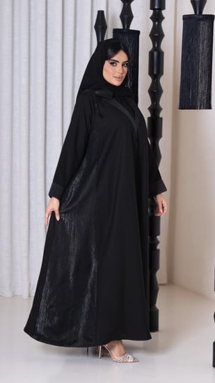 عباية كلوش بياقة لمعة