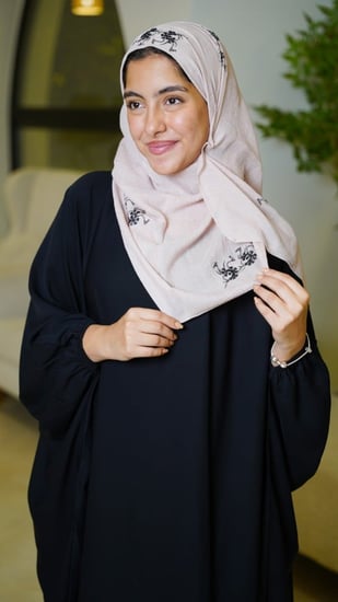 طرحة بيج مطرزة