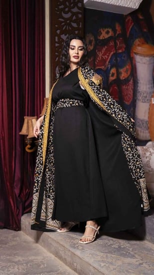 جلابية مطررزه قطعتين