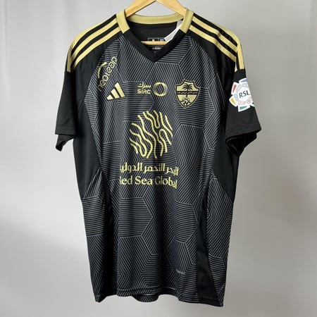 تيشيرت الأهلي