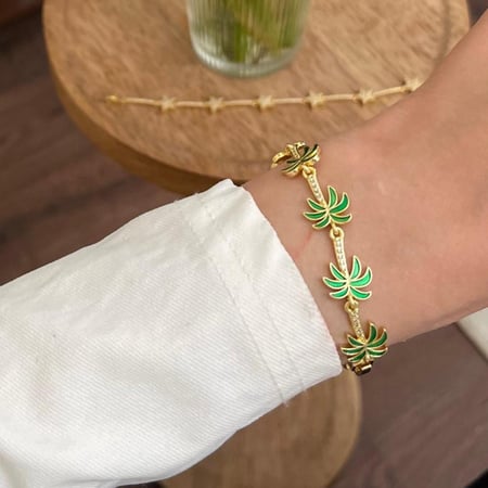 Palm bracelet
