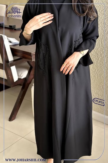 عباية قماش سيراميك مع شك من الامام وعلى الكم فتحة مع صفطات بوكس